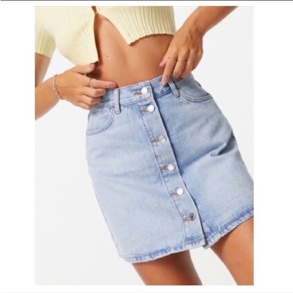 PacSun Dresses & Skirts - Pacsun Button Down Pocket Denim Skirt 
Size 25